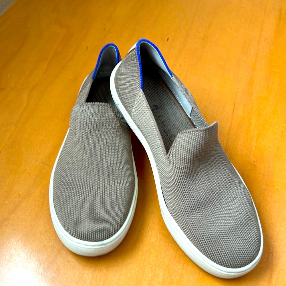 Rothy’s Slip-On Sneakers in Taupe Size 6